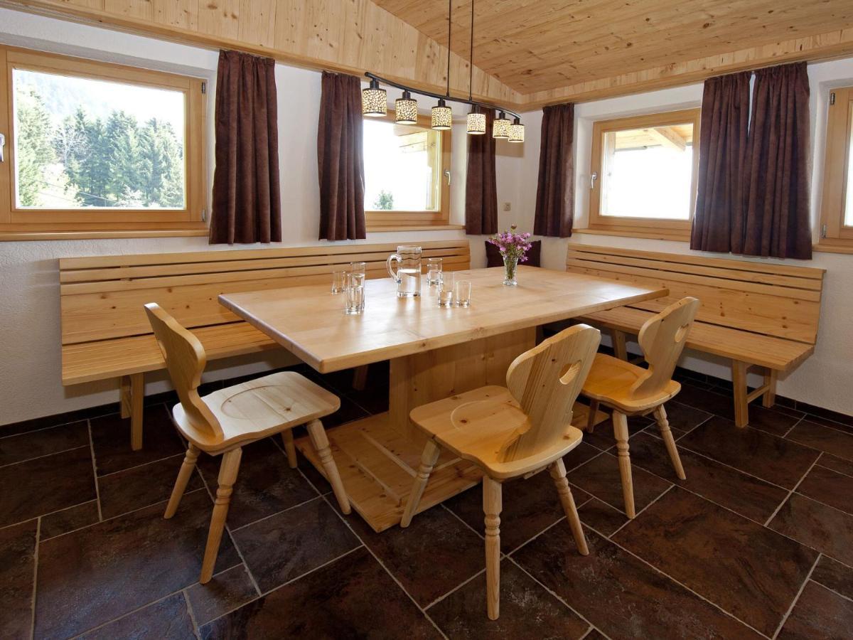 Chalet In Hopfgarten In Brixental With Hot Tub Villa Hopfgarten im Brixental Exteriör bild